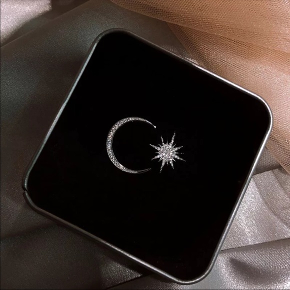 Moon + Star Stud Earrings - Picture 2 of 5